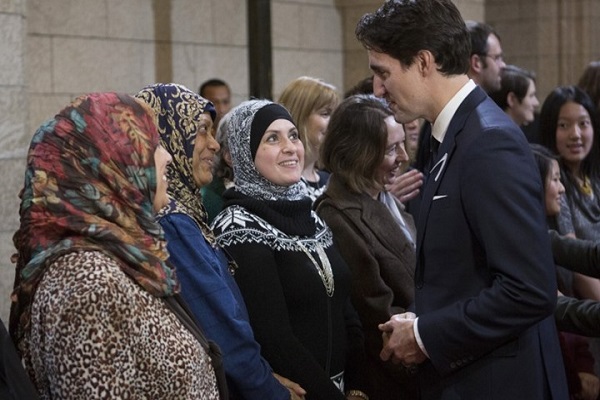 كندا: استياء الجالية المسلمة من قرار الالتزام بالحيادية الدينية