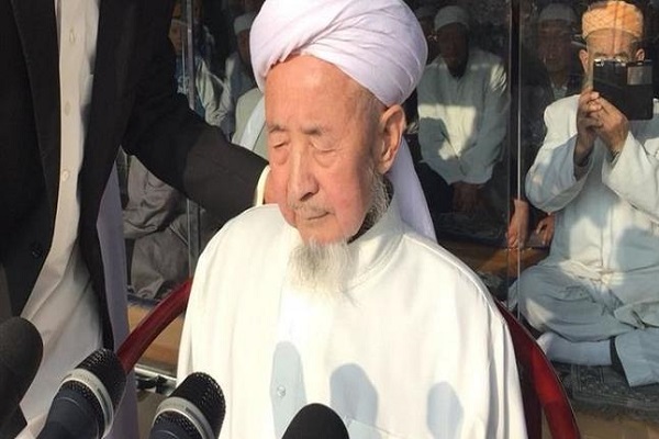 Çin Müslüman liderinin cenaze törenine binlerce kişi katıldı