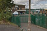 Verteilen von Schweinefleisch an Schule in Großbritannien lässt Wut muslimischer Eltern Funken schlagen