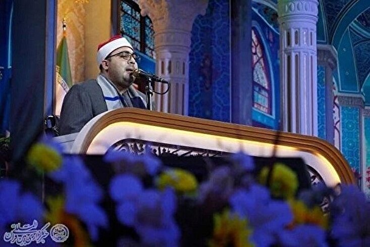 Abhalten einer Versammlung zum Kennenlernen des Korans in der Qaba-Moschee in Sanandaj