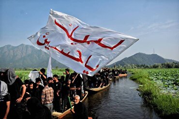 Fotos | Traditionelle Trauer auf Booten in Kaschmir