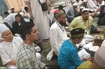 Iranian Qari Ebrati Recites Verses at Prophet’s Mosque