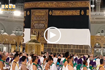 Pilgrims Circumambulate Kaaba in Holy City of Mecca (+Video)