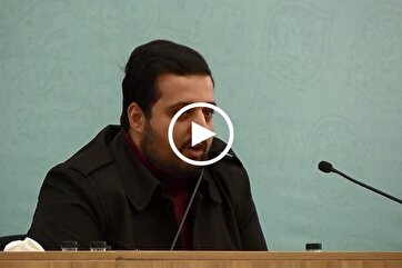 Video: Recitation of Verses from Surah Al-Ahzab by Iranian Qari