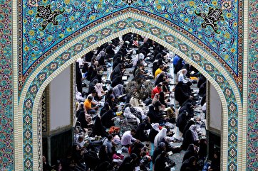 People across Iran Recite Arafah Supplication