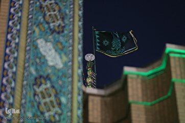 In Pictures: Jamkaran Mosque Flag Changes on Eve of Muharram