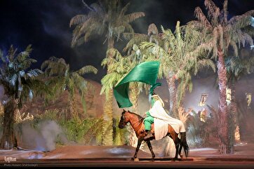 Photos: 'Lonelier Than Christ' Performance Draws Thousands in Tehran