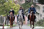 A caballo hacia La Meca: un trío español cruza Europa y Oriente Medio para realizar el Hayy