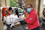 Voluntarios musulmanes distribuyen miles de comidas a comunidades vulnerables de Manchester