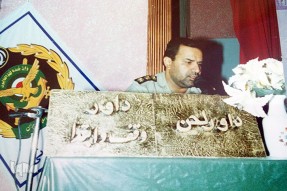 سرهنگی با افتخار 31 بار کسب رتبه اولی/ دریافت نشان از دست فرمانده کل قوا + عکس