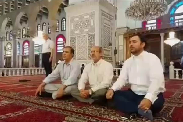 هم‌خوانی گروه تواشیح «قدر» در مسجد اموی