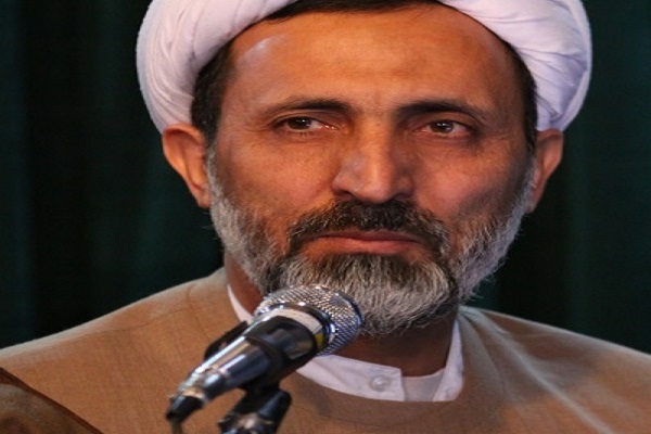 نگارش کتاب سه جلدی &laquo;تاریخ اسلام&raquo; به منظور ترویج سبک زندگی اهل بیت(ع) و پیامبر(ص)