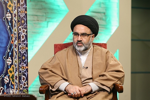 حجت‌الاسلام والمسلمین سیدمحمد نقیب، رئیس دانشگاه علوم و معارف قرآن کریم