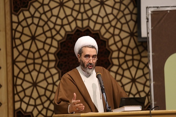 حجت‌الاسلام والمسلمین محمدعلی رضایی‌اصصهانی، استادتمام جامعةالمصطفی‌(ص) العالمیه