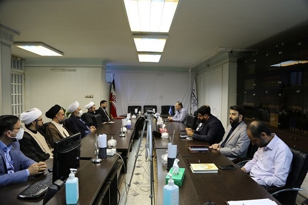 نشست مشترک رئیس مرکز تحقیقات اسلامی مجلس با با رئیس و معاونان رادیو معارف
