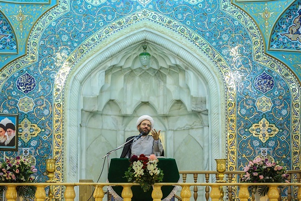 حجت‌الاسلام و المسلمین سعیدی آریا، سخنران حرم بانوی کرامت