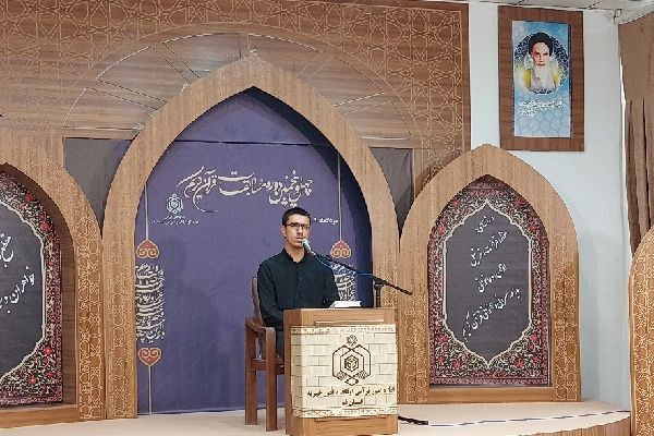 امیرحسین بیگدلی، متسابق ۱۸ ساله رشته حفظ کل قرآن امیرحسین بیگدلی، متسابق ۱۸ ساله رشته حفظ کل قرآن