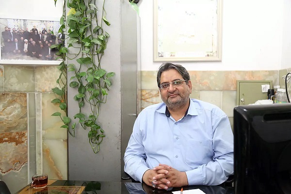 ابراهیم صابری، مسئول واحد خدمات سالمندان و معلولان حرم مطهر بانوی کرامت