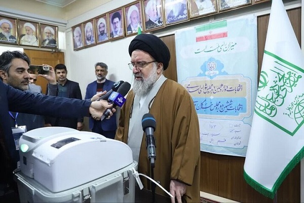 حجت‌الاسلام والمسلمین سیداحمد خاتمی، عضو جامعه مدرسین حوزه علمیه قم