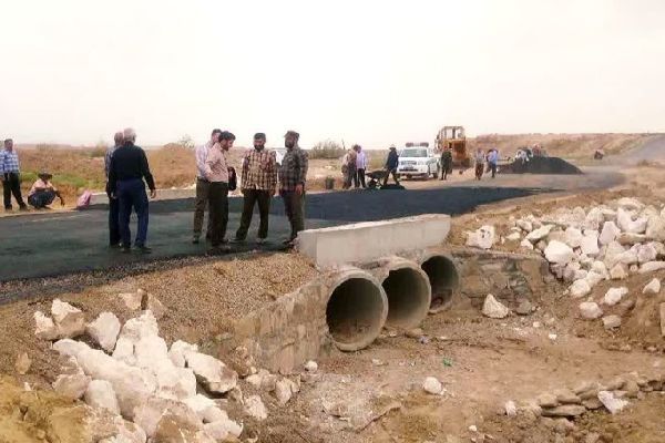 احداث پل رودخانه قمرود برای اتصال روستا‌های ملک قلعه و قشلاق