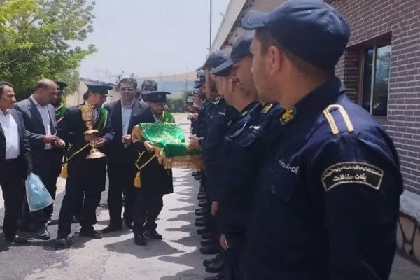 آزادی چهار زندانی مالی در لرستان با حضور سفیران کریمه اهل بیت(ع) آزادی چهار زندانی مالی در لرستان با حضور سفیران کریمه اهل بیت(ع)