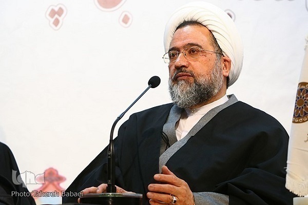 «مالک» و «یوم الدین» در سوره حمد به چه معنا است؟