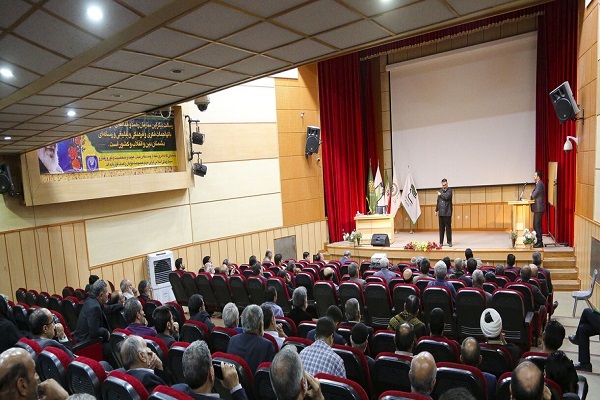 نشست تحلیلی مداحان و شاعران قمی در خصوص حوادث غزه