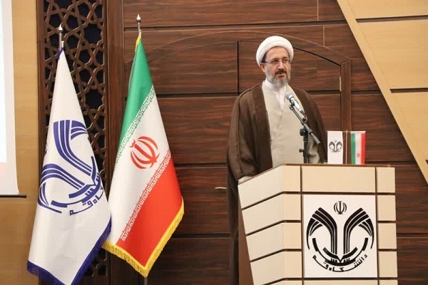 حجت‌الاسلام والمسلمین احمدحسین شریفی، رییس دانشگاه قم