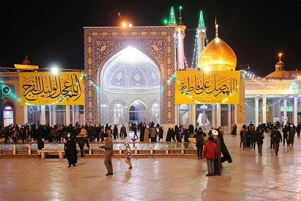 برگزاری جشن ولادت حضرت فاطمه(س) به زبان عربی و اردو در حرم بانوی کرامت