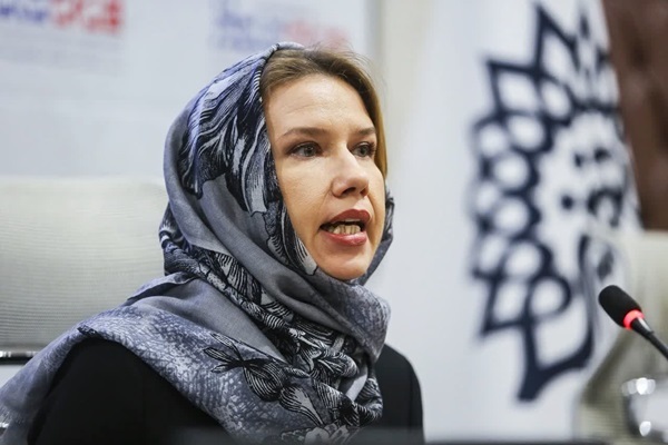 الکساندرا فالدینا، هنرمند اهل کشور روسیه‌