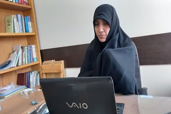 سکینه آخوند، عضو هیئت علمی دانشگاه علوم و قرآن و داور تفسیر معارف قرآن در چهل‌وهفتمین دوره مسابقات معارف قرآن کریم در گفت‌و‌گو با ایکنا از قم، با بیان اینکه پیشرفت چشمگیری در برگزاری این دوره از مسابقات از لحاظ فضا و سطح متسابقین دیده می‌شود اظهار کرد: تنوع متسابقین خانم و آقایان از لحاظ تحصیلات و موقعیت اجتماعی اتفاق مبارکی است، همچنین تسلط شرکت‌کنندگان در یک سطح قرار دارد و نمرات بسیار نزدیک به یکدیگر است.