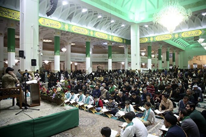 عکس | کرسی تلاوت فاطمی در حرم بانوی کرامت