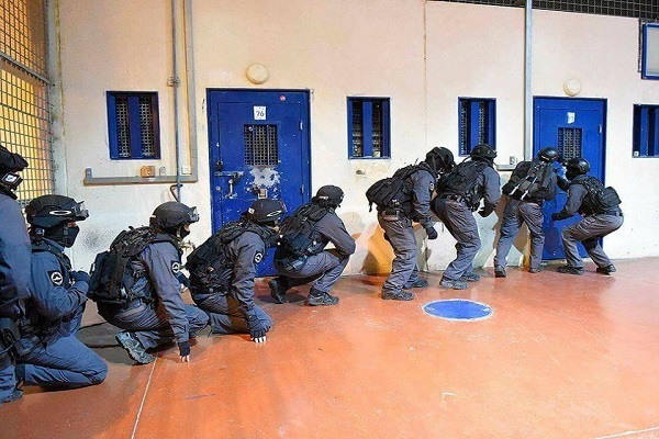 واکنش گروه‌های فلسطینی به حمله صهیونیست‌ها علیه زندان «عوفر»