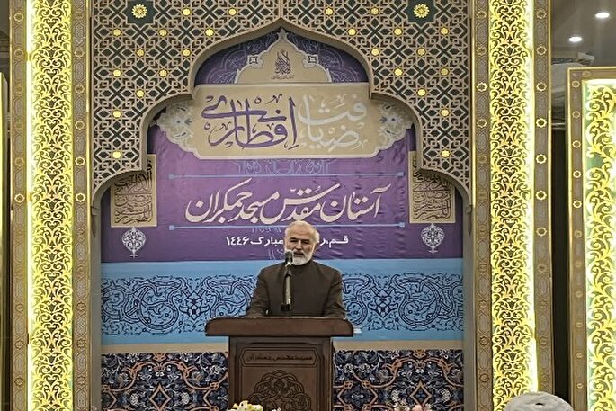 لازمه تربیت نسل مهدوی، مرجعیت‌بخشی به قرآن و تمسک به اهل بیت(ع) است