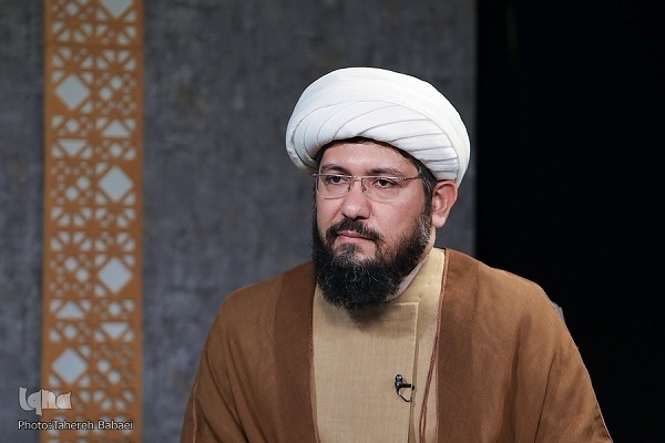 حجتالاسلام عبدالقادر امینی، مدیر گروه زبان و فرهنگشناسی جامعةالمصطفی(ص) العالمیه حجتالاسلام عبدالقادر امینی، مدیر گروه زبان و فرهنگشناسی جامعةالمصطفی(ص) العالمیه