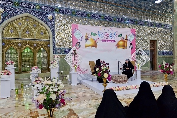 عصر شعر «ایوان آیینه»