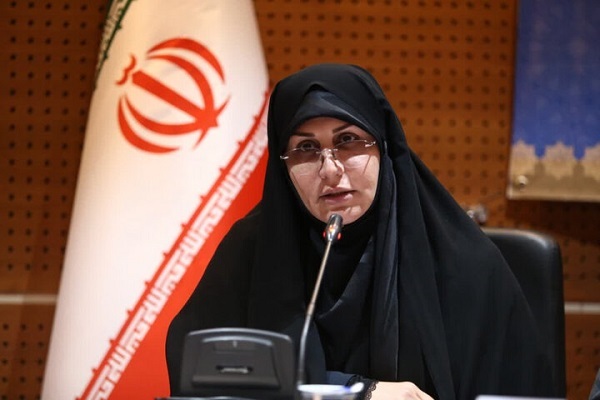 نرجس نیازمند رئیس کمیسیون زنان و خانواده شورای اسلامی شهر قم