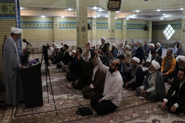 قرائت بیانیه اعضای پژوهشگاه حوزه و دانشگاه در حمایت از دانشجویان آمریکایی