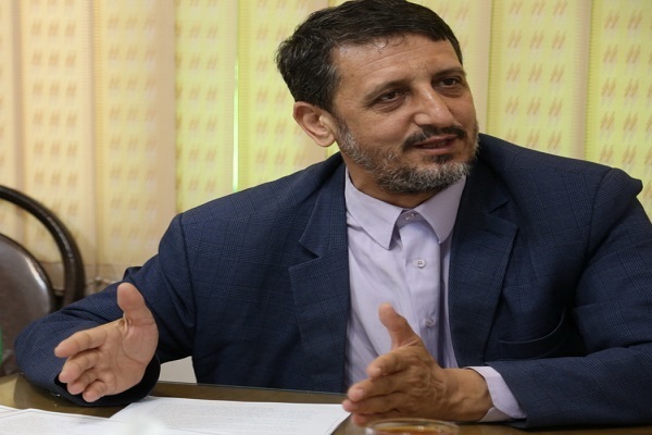 علی شیرخانی، استاد علوم سیاسی