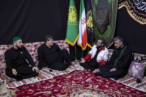 دیدار محمدرضا بهرامی، مدیرعامل جمعیت هلال احمر استان قم و هادی محمودنژاد، مدیر موکب حرم بانوی کرامت