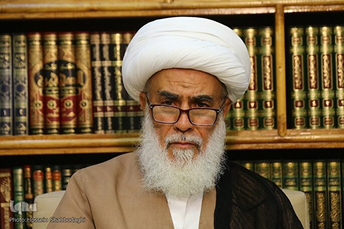 وهن دین را از دستگاه سیدالشهدا(ع) دور کنیم + فیلم