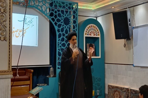 حجتالاسلام والمسلمین آزادی، مدیر اداره ترویج قرآن و حدیث حوزه علمیه قم حجتالاسلام والمسلمین آزادی، مدیر اداره ترویج قرآن و حدیث حوزه علمیه قم