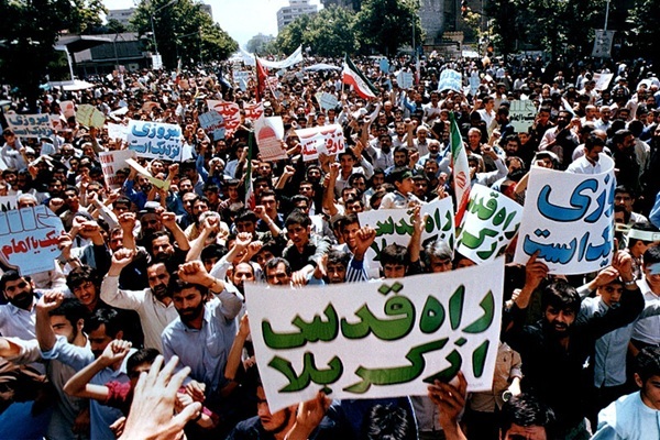 راهپیمایی قدس سیلی‌ سخت به صورت استکبار جهانی است