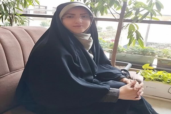 فرشته محمدی، دانشجو و پژوهشگر برتر در دانشگاه علوم و معارف قرآن کریم