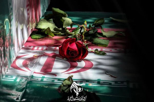 پوستر ویژه‌‌برنامه «شبی با شهدا» دانشگاه قم