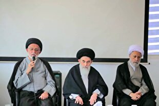 معلم نباید دغدغه معیشت داشته باشد