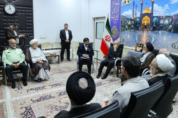 دیدار رییس جمهور با تولیت حرم بانوی کرامت