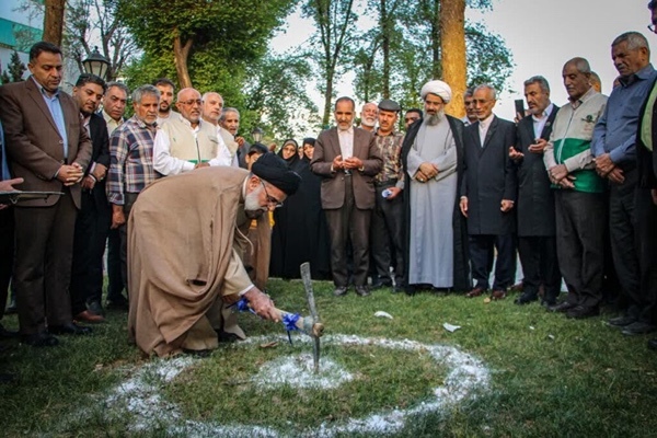 کلنگ‌زنی چایخانه امام رضا(ع) با حضور سفیران کریمه اهل بیت(س) در فارس + عکس