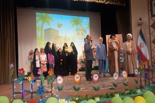 محفل شکرانه قرآن‌آموختگان موسسه آیات هدایت