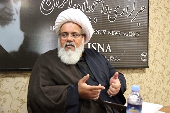 عرفان و سیاست، دو بعد تفکیک‌ناپذیر شخصیت امام(ره) را تشکیل می‌داد